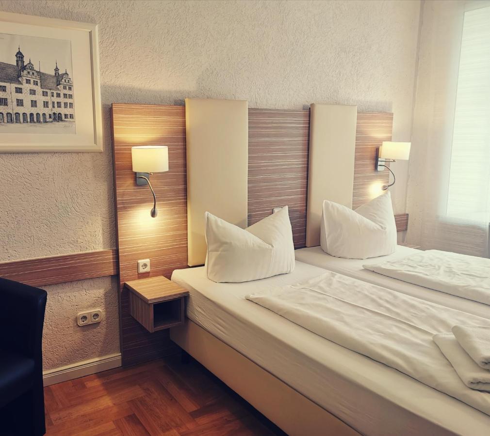Hotel Goldener Anker Торгау Екстер'єр фото