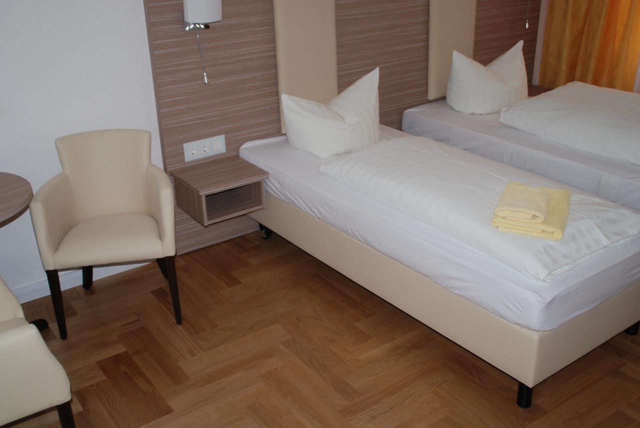 Hotel Goldener Anker Торгау Екстер'єр фото