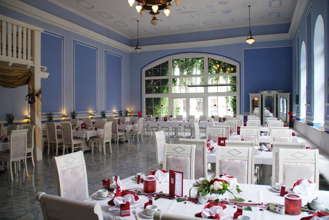 Hotel Goldener Anker Торгау Екстер'єр фото