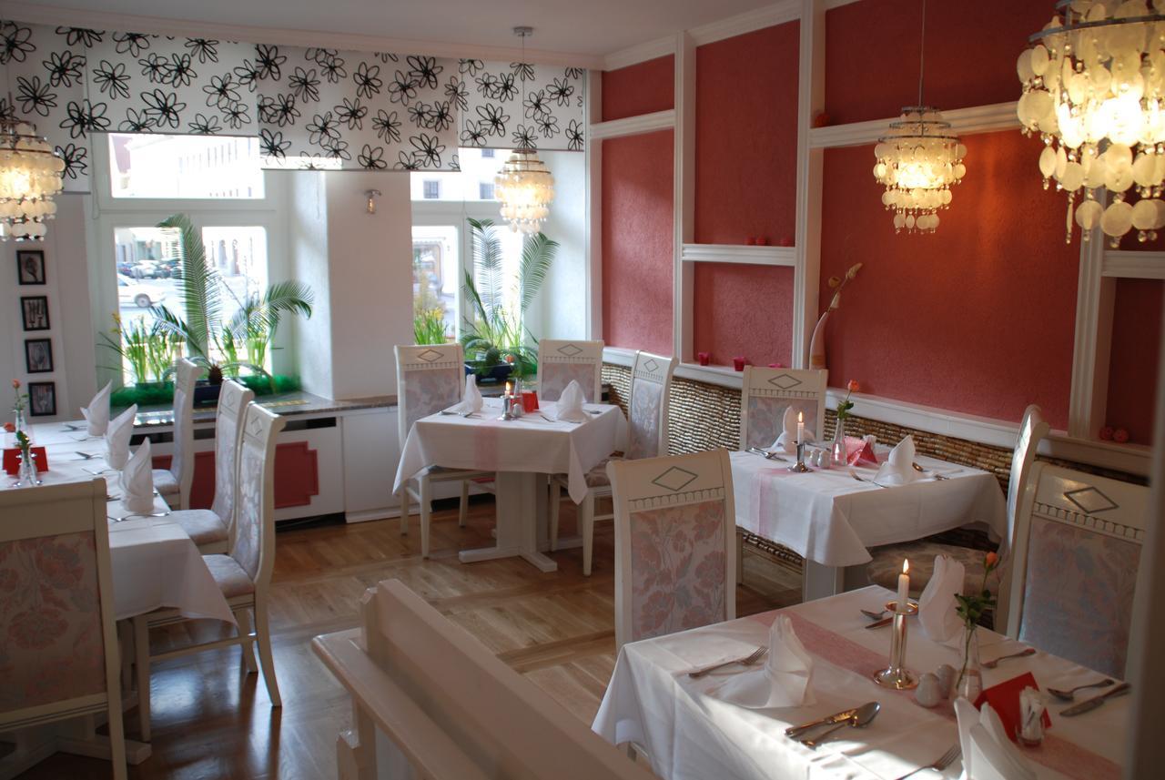 Hotel Goldener Anker Торгау Екстер'єр фото