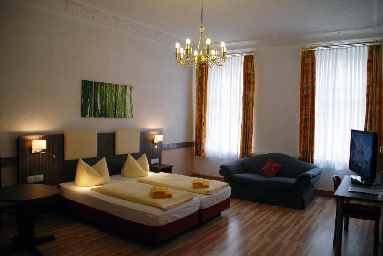 Hotel Goldener Anker Торгау Екстер'єр фото
