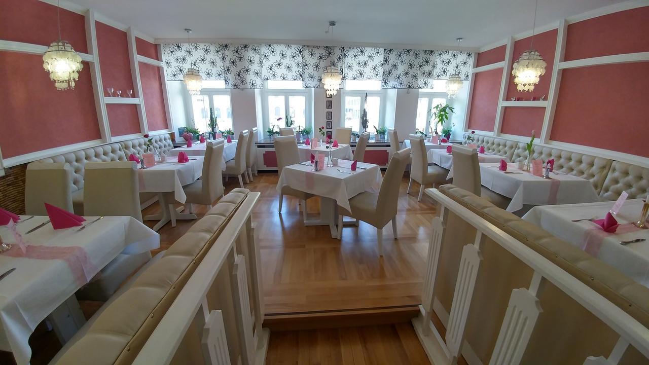 Hotel Goldener Anker Торгау Екстер'єр фото